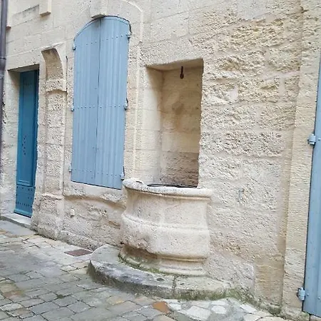 Appartement Dans Hotel De Flaux Uzes Exterior photo