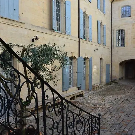 Appartement Dans Hotel De Flaux Uzes Exterior photo