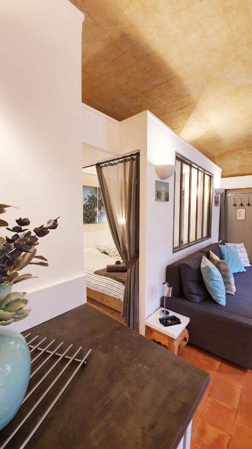 Dans De Flaux Apartment