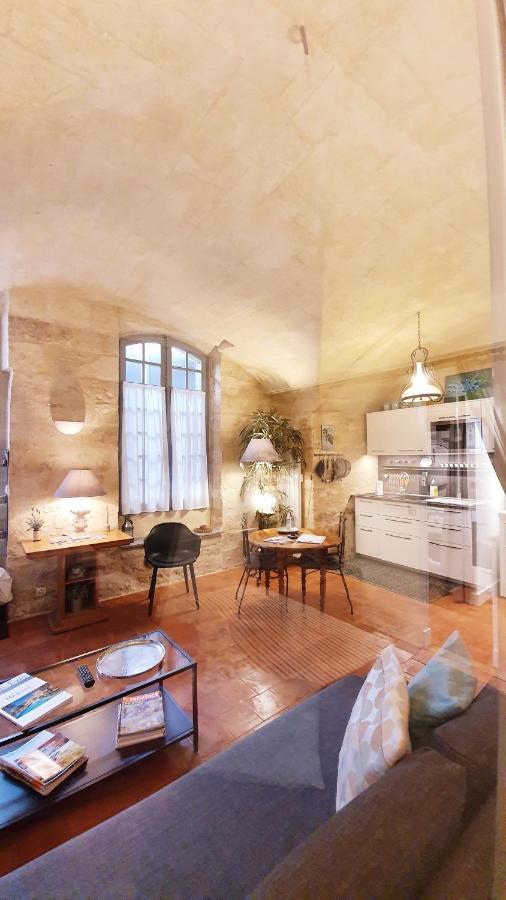 Dans De Flaux Apartment